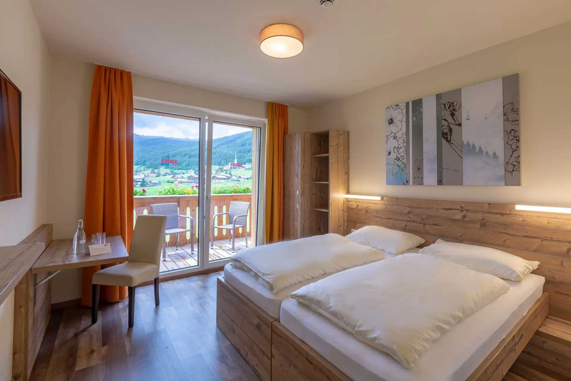 Gereinigt Doppelzimmer im COOEE alpin Hotel Dachstein.